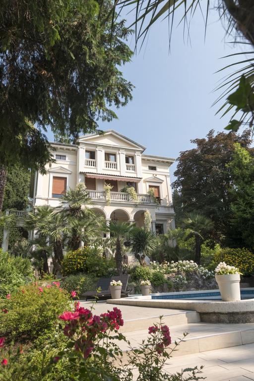 Villa Vittoria Gardone Riviera Exterior photo